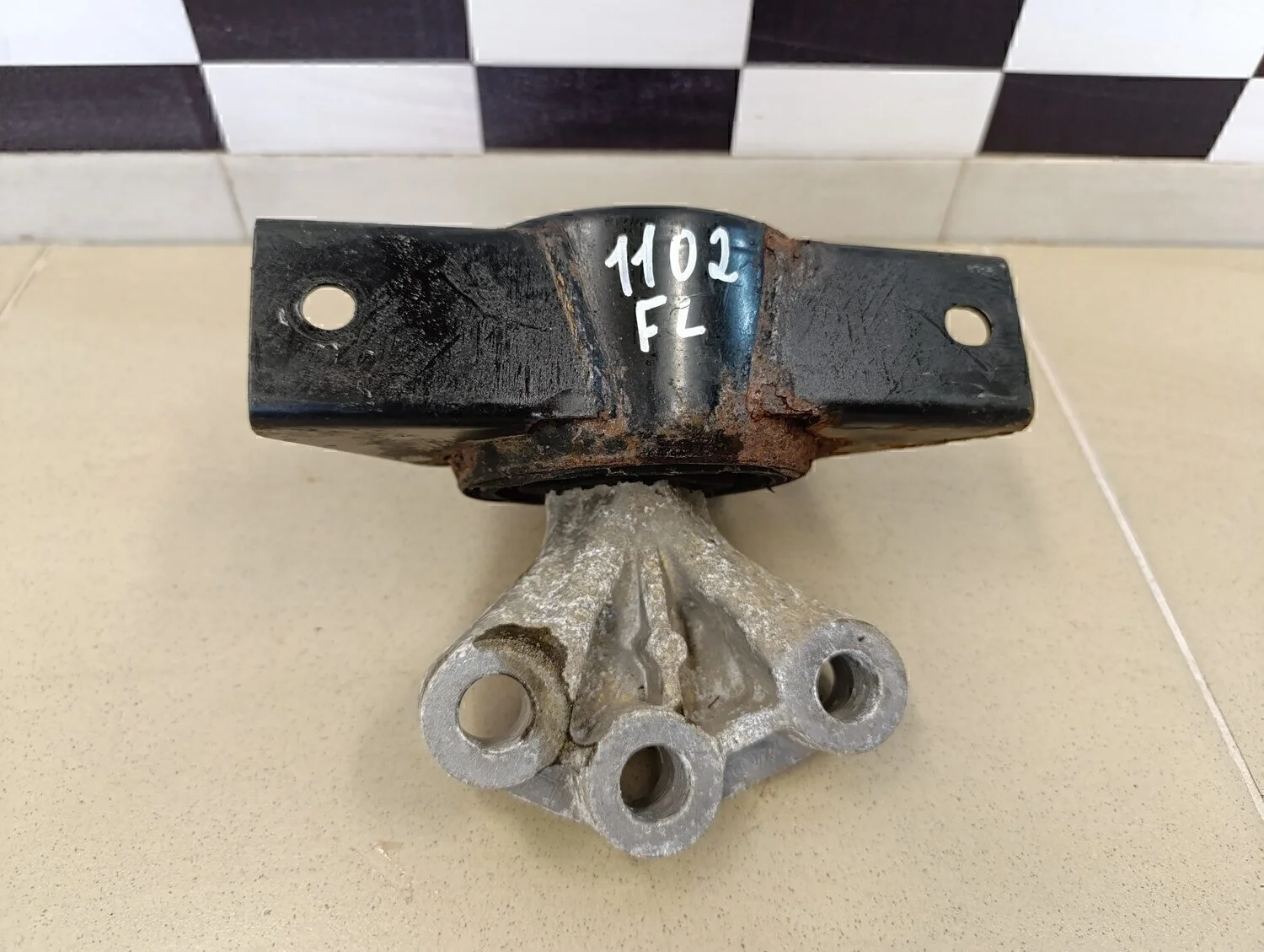 Опора КПП левая Aveo (T300) 2011>