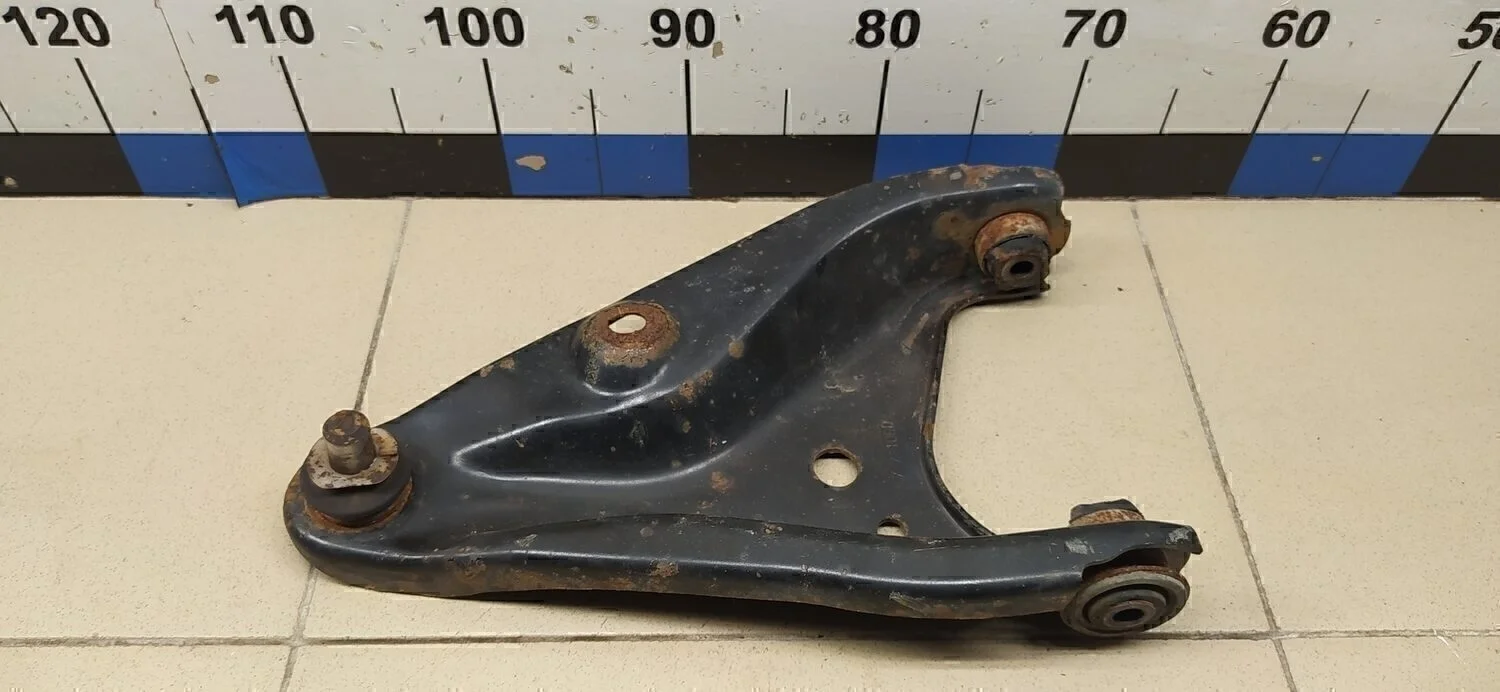 Рычаг передний правый Lada Largus 2011>