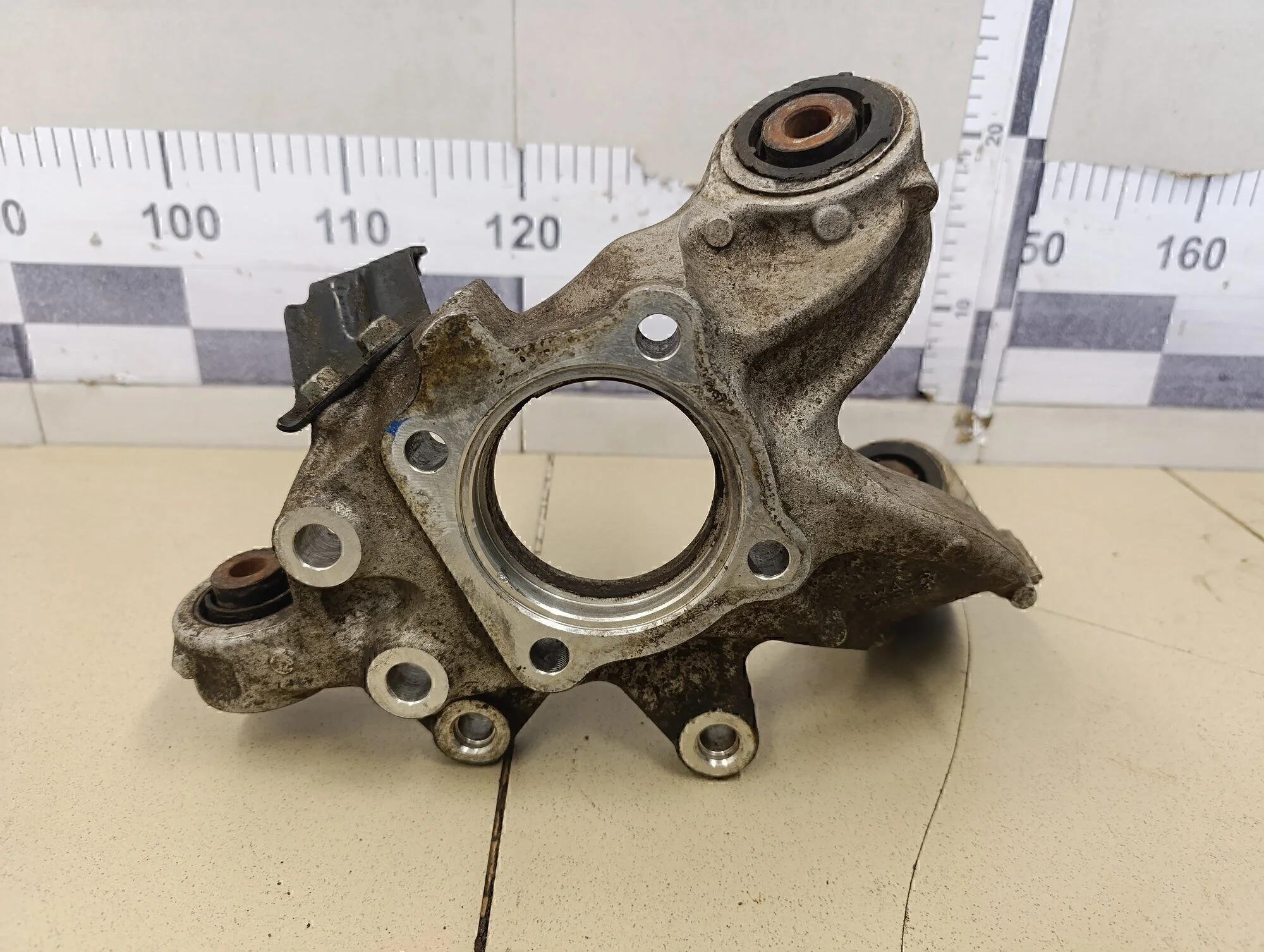 Кулак поворотный задний правый CR-V 2007-2012