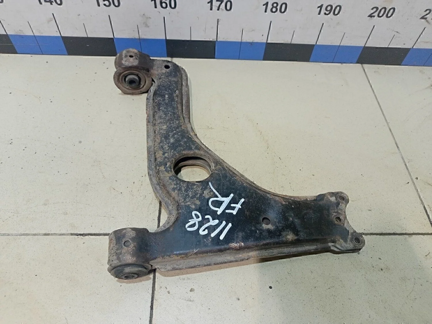 Рычаг передний правый Astra H / Family 2004-2015