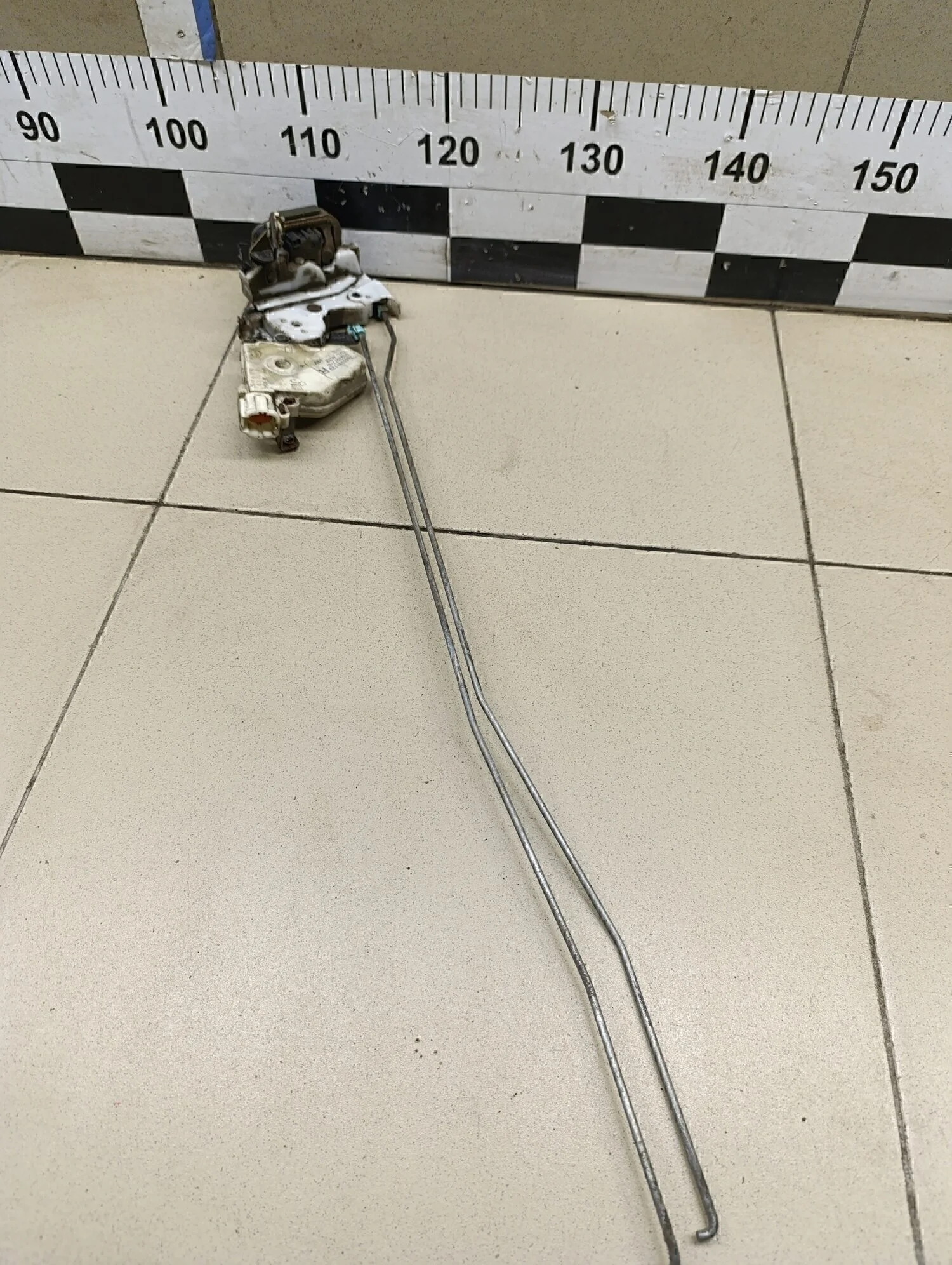 Замок двери задней правой Almera Classic (B10) 2006-2013