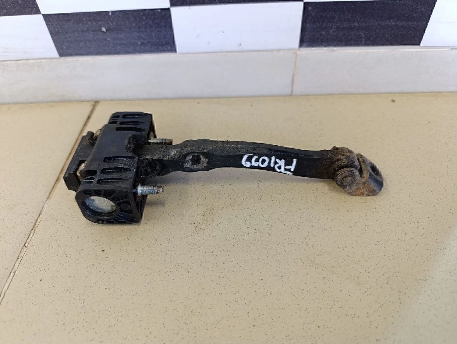 Ограничитель двери Astra H / Family 2004-2015