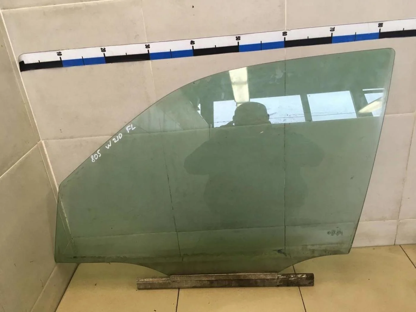 Стекло двери передней левой W210 E-Klasse 1995-2000