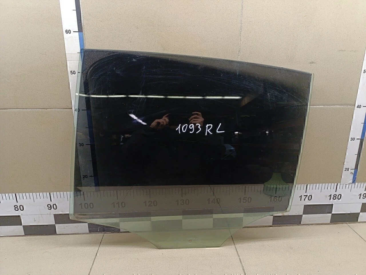 Стекло двери задней левой Golf V Plus 2005-2014