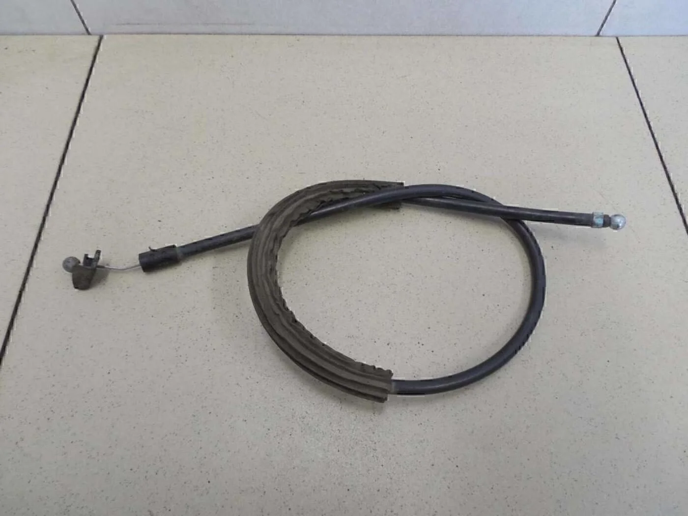 Трос открывания капота Passat [B6] 2005-2010