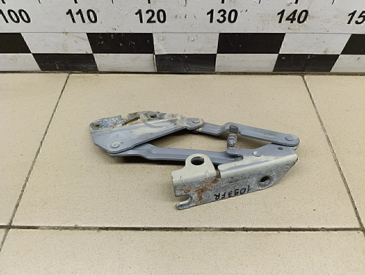 Петля капота правая Golf V Plus 2005-2014