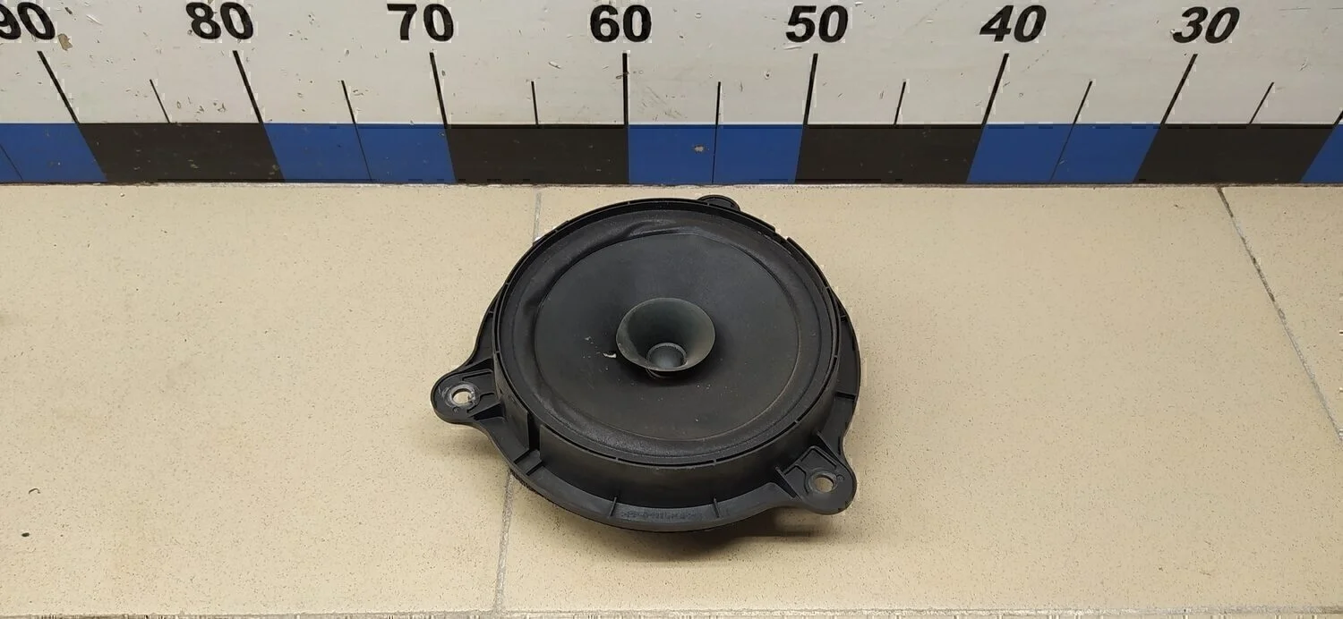 Динамик Logan II 2014>