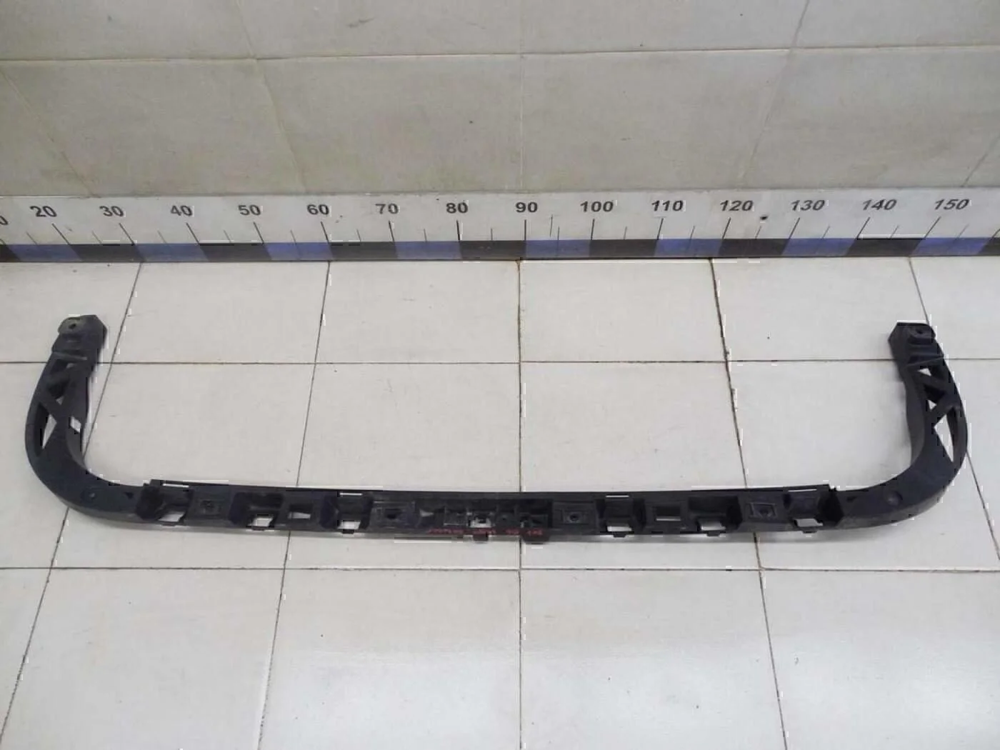 Направляющая заднего бампера Passat [B6] 2005-2010