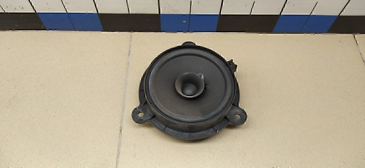 Динамик Logan II 2014>