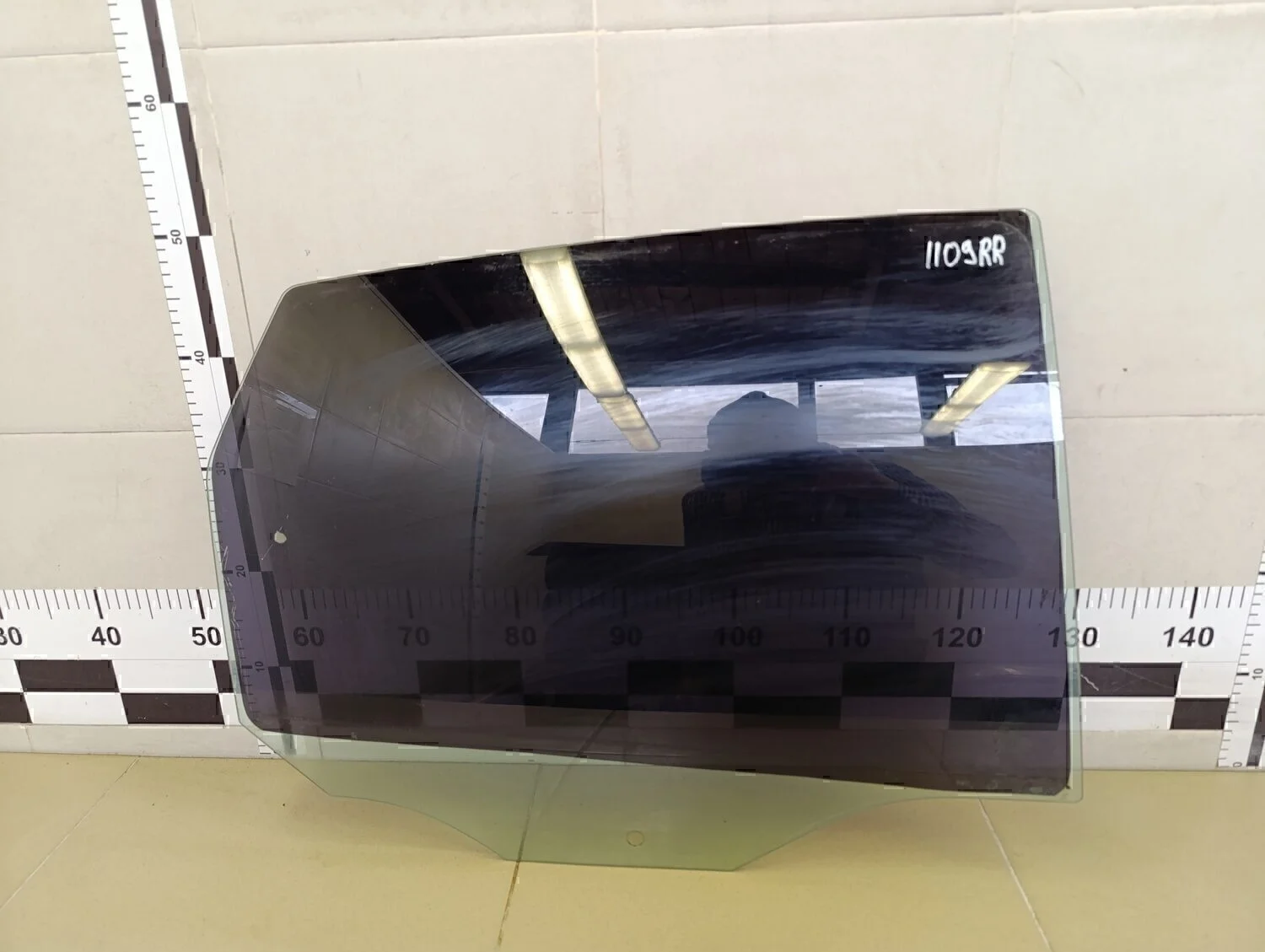 Стекло двери задней правой Focus I 1998-2004