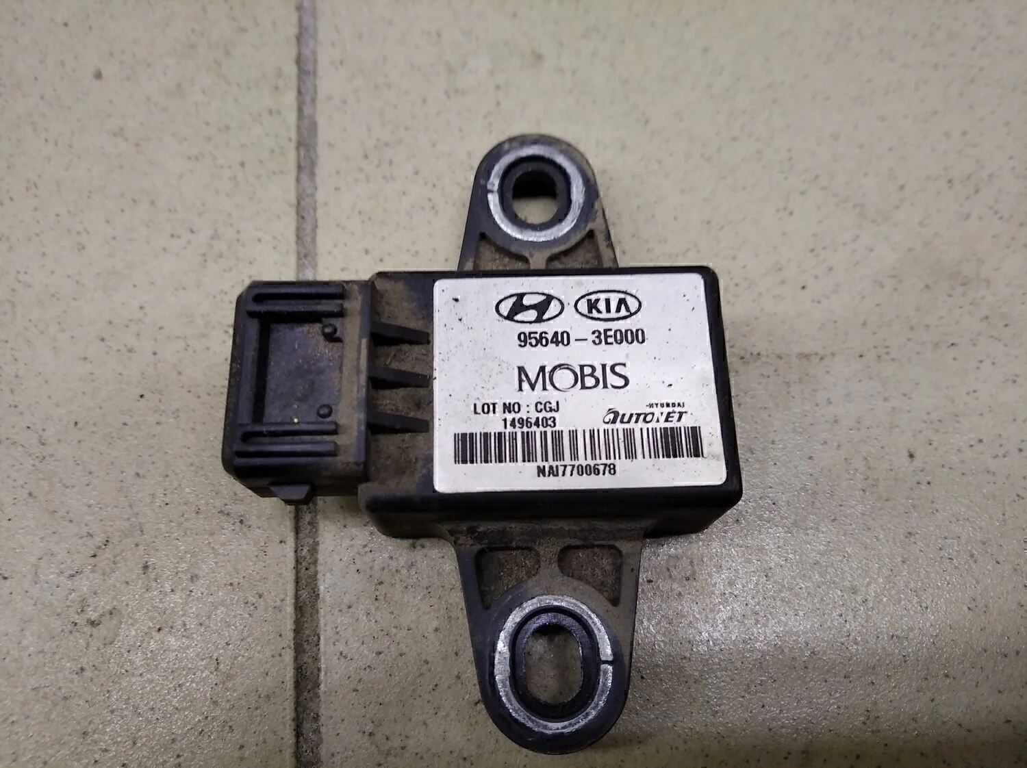 Датчик ускорения Sorento 2003-2009