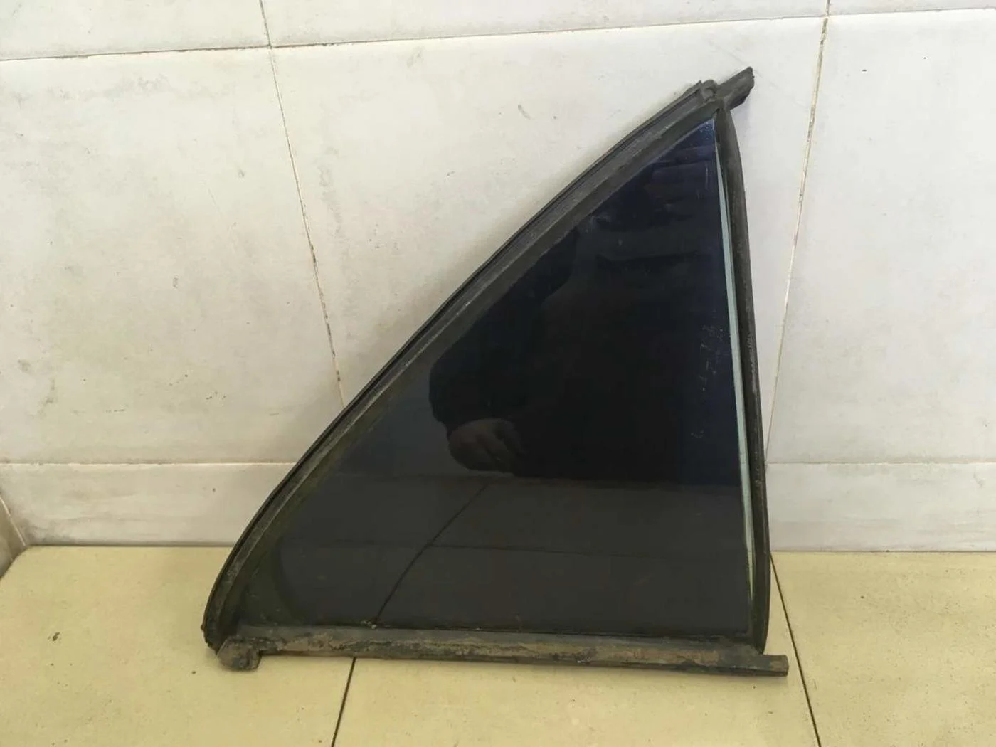 Стекло двери задней правой (форточка) W210 E-Klasse 1995-2000