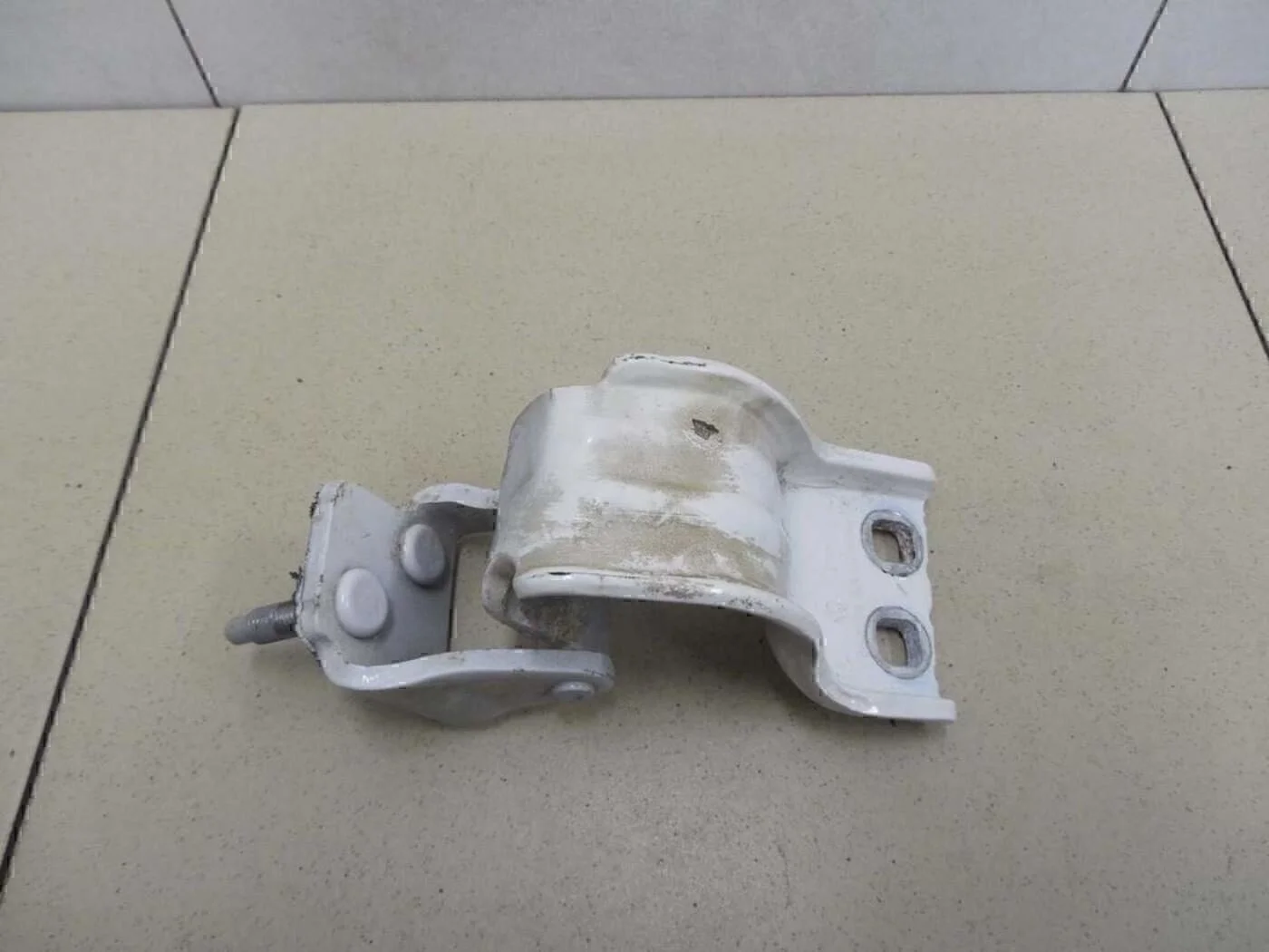 Петля двери багажника Passat [B6] 2005-2010