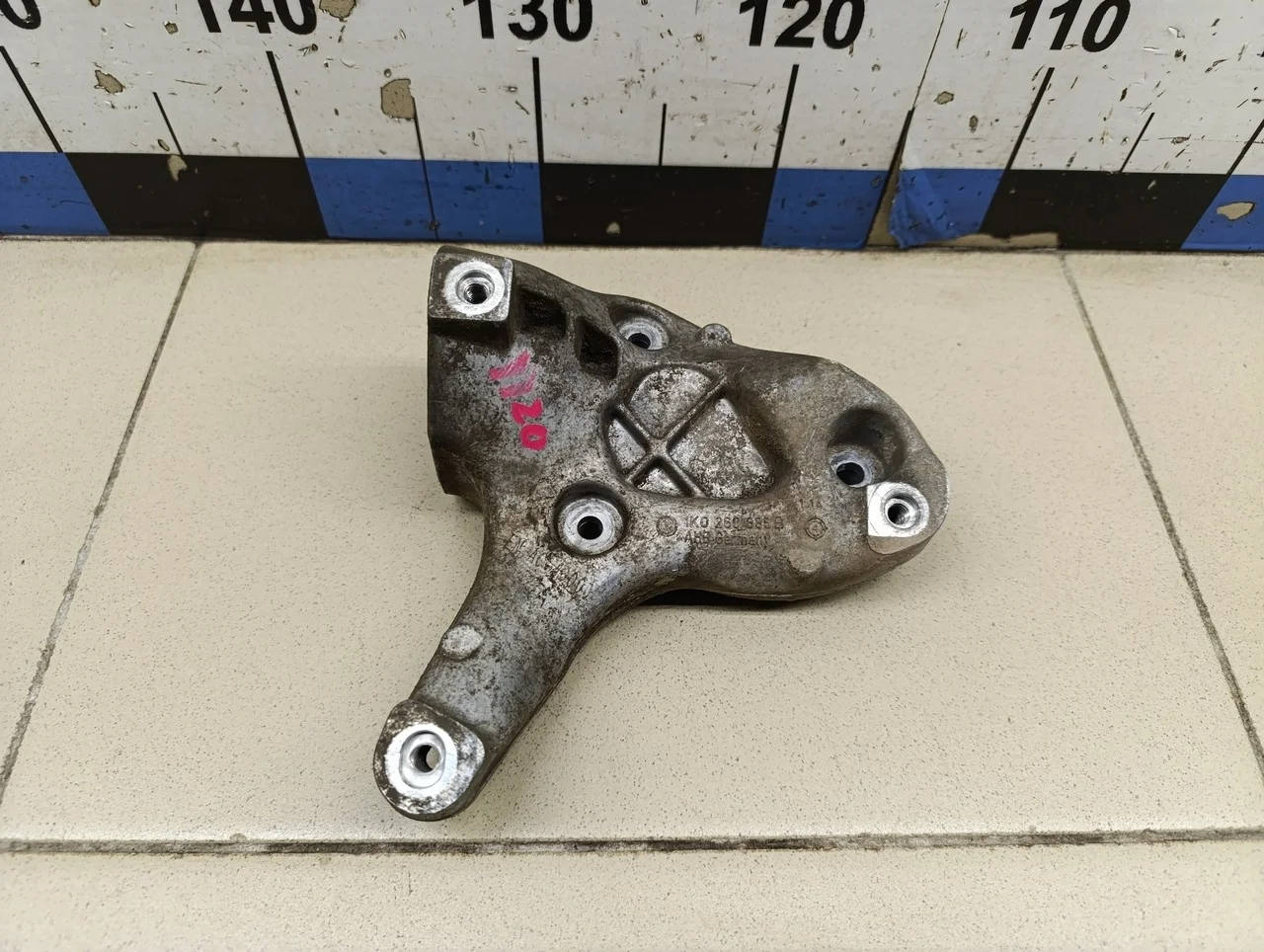 Кронштейн кондиционера Passat [B6] 2005-2010