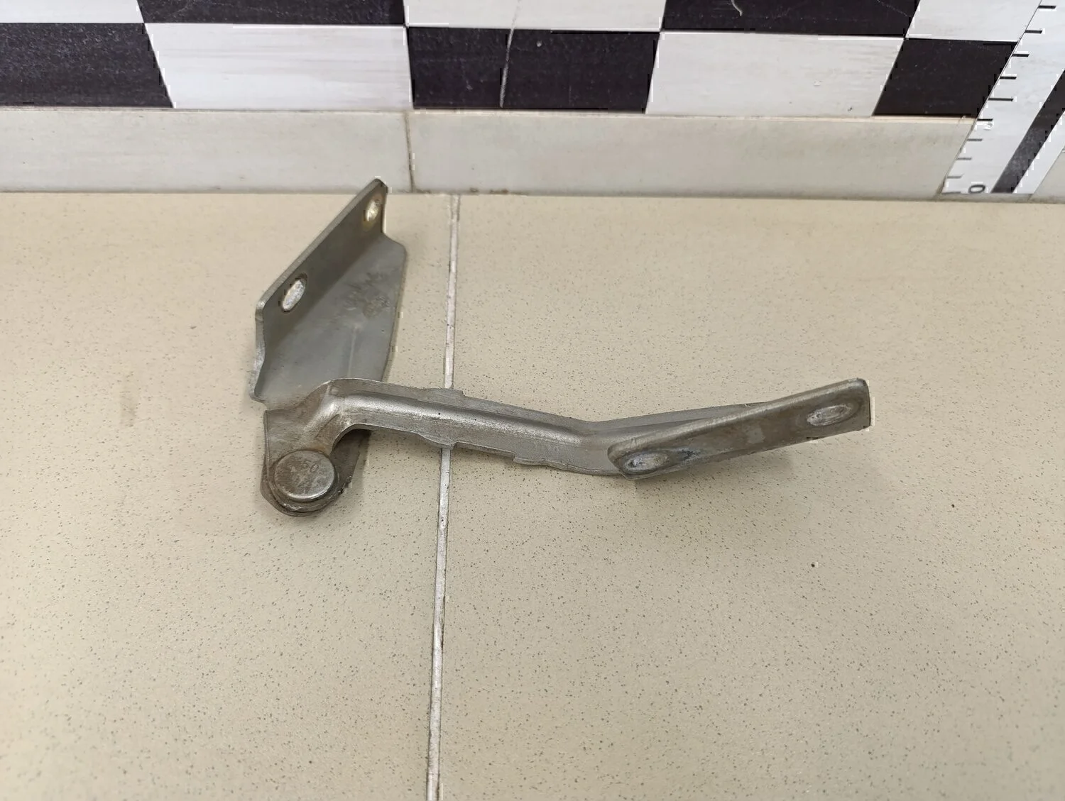 Петля капота правая Focus I 1998-2004