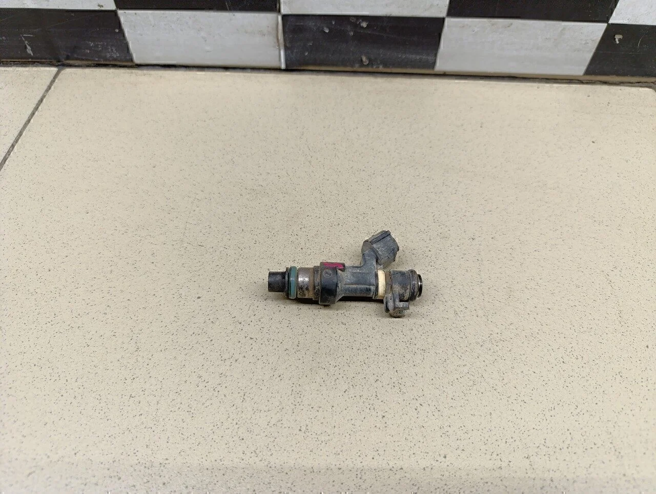 Форсунка инжекторная электрическая Almera Classic (B10) 2006-2013