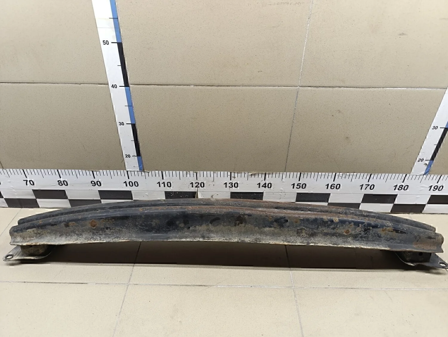 Усилитель заднего бампера Golf V 2003-2009