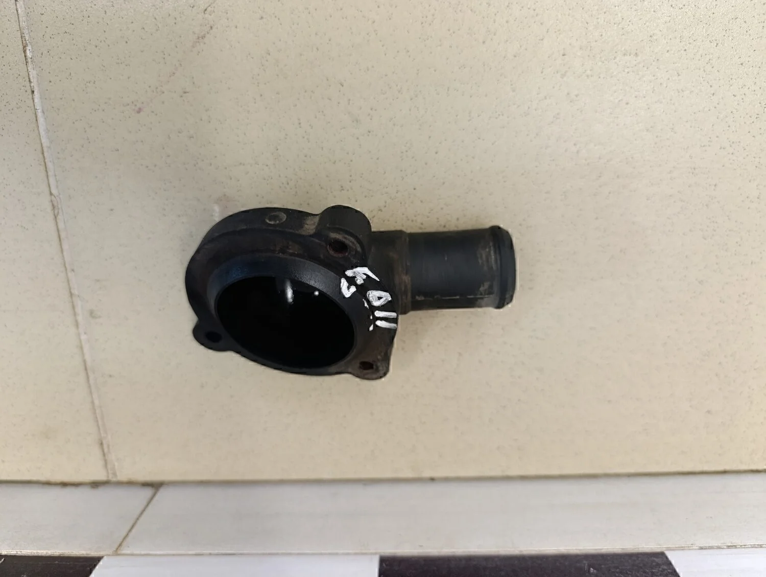 Крышка термостата  Fiesta 1995-2000