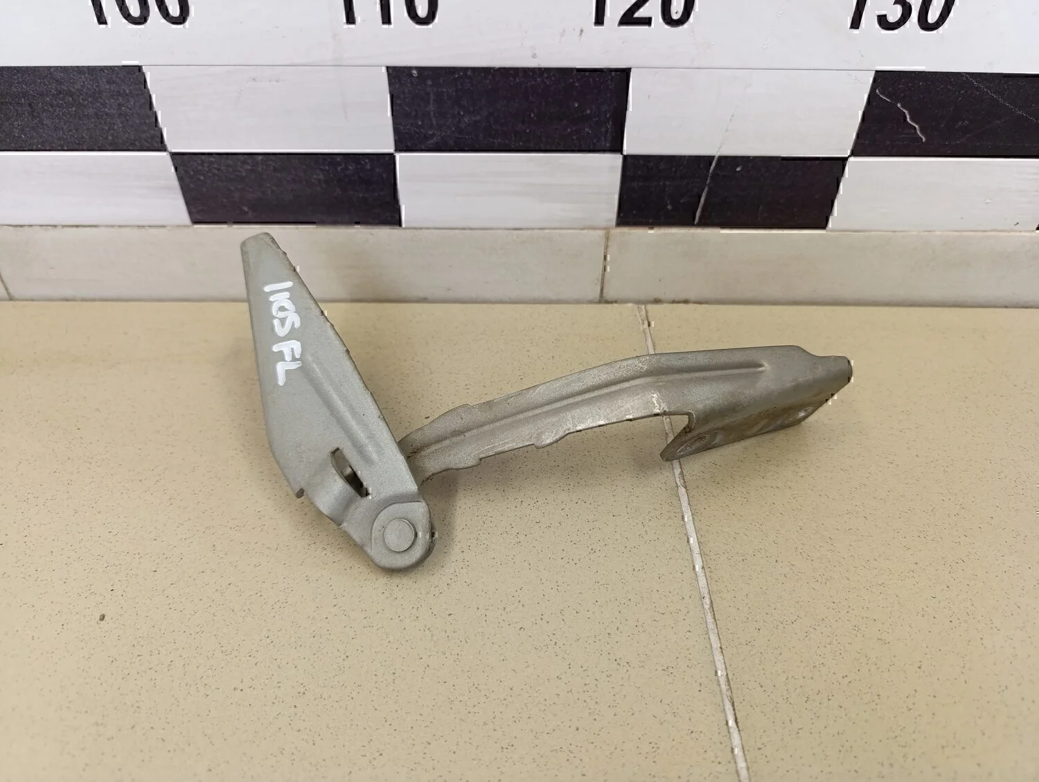 Петля капота левая Focus I 1998-2004