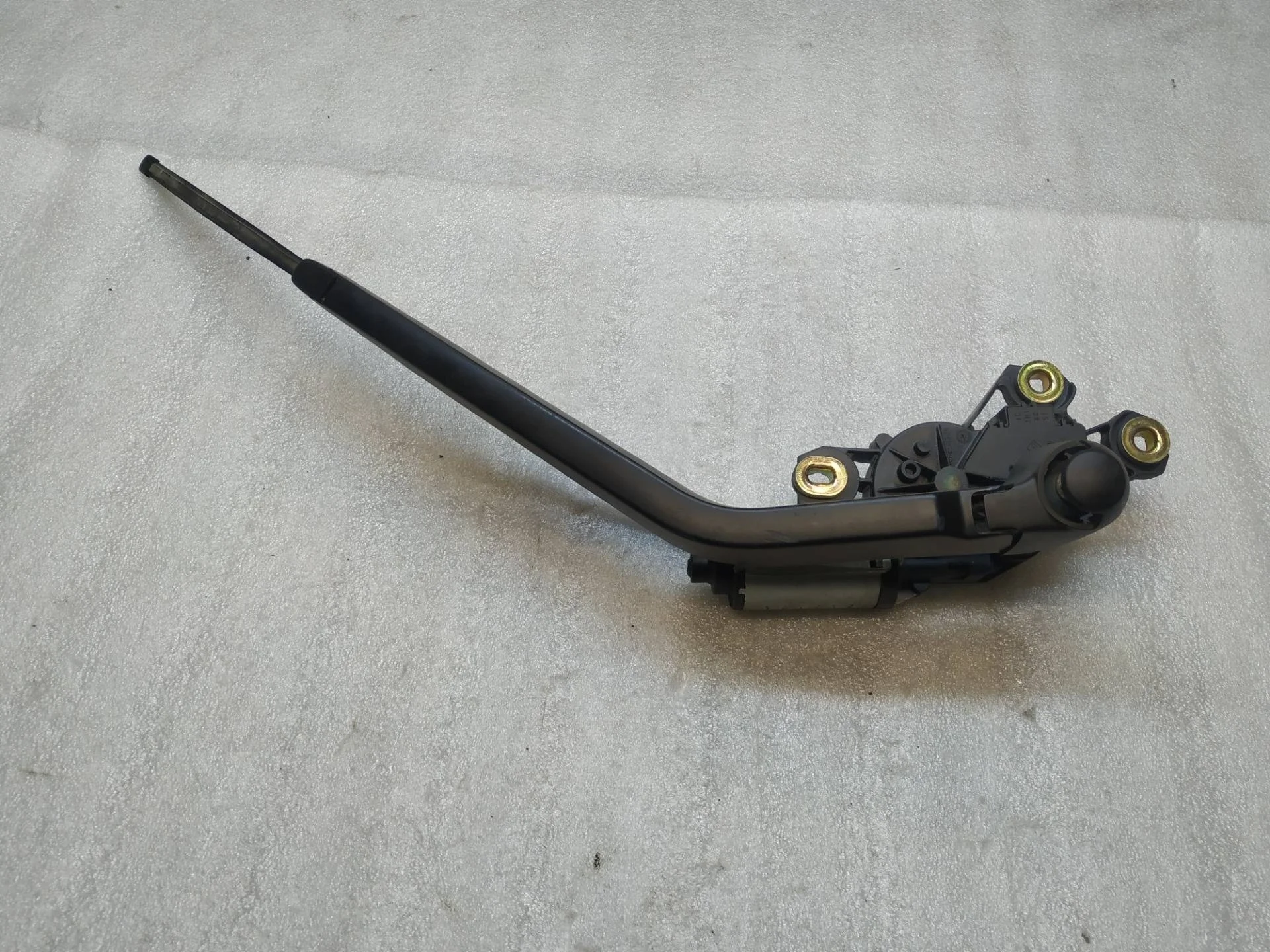 моторчик заднего стеклоочистителя (дворника) правой Volkswagen Transporter  2004