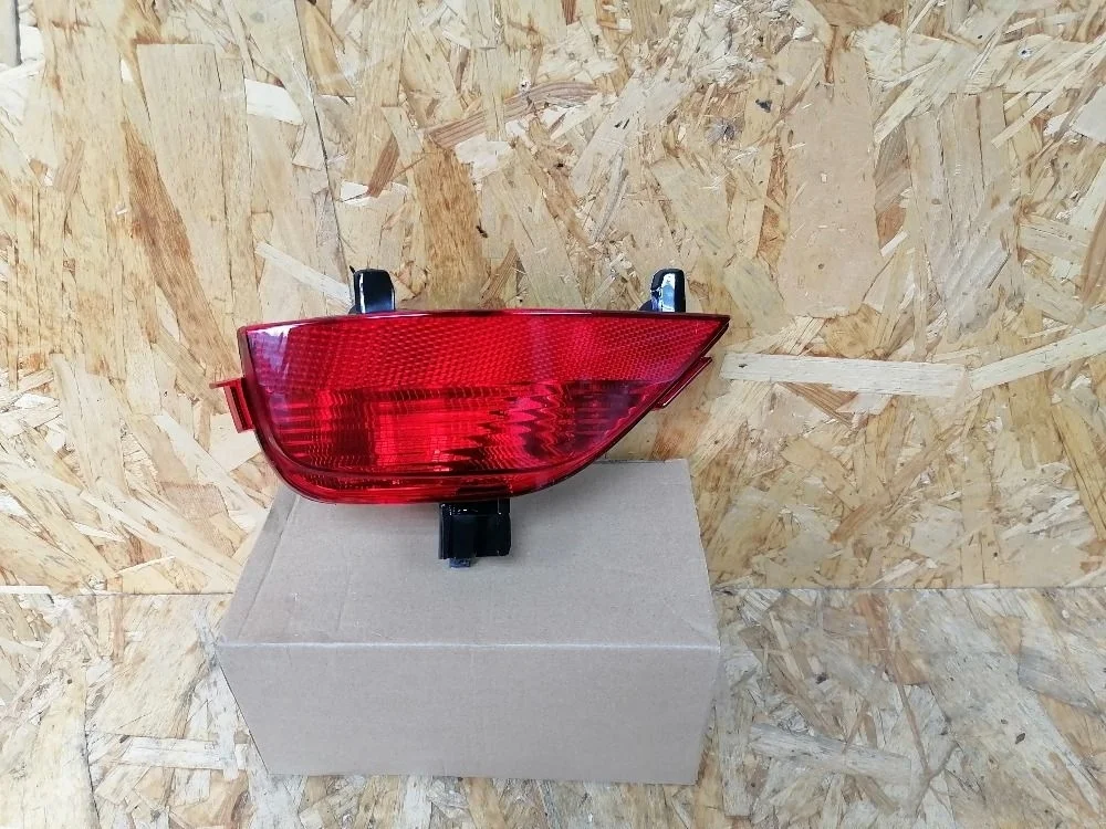 Фонарь в задний бампер лев. Renault Duster I рестайлинг (2015—2021) 265850001R