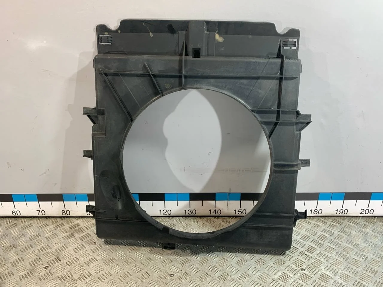 [Б/У] Кожух вентилятора Sprinter 906 [Код: 00669939 ]