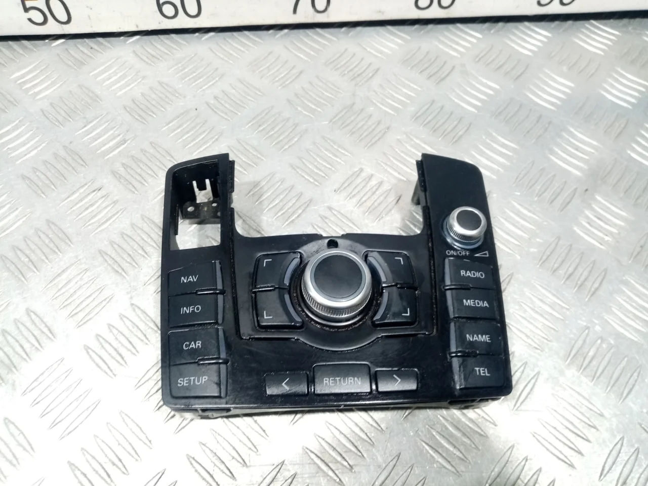 [Б/У] Блок кнопок Audi Q7 - Потертось на кнопках [ХОРОШЕЕ] [Код: 00670656 ]