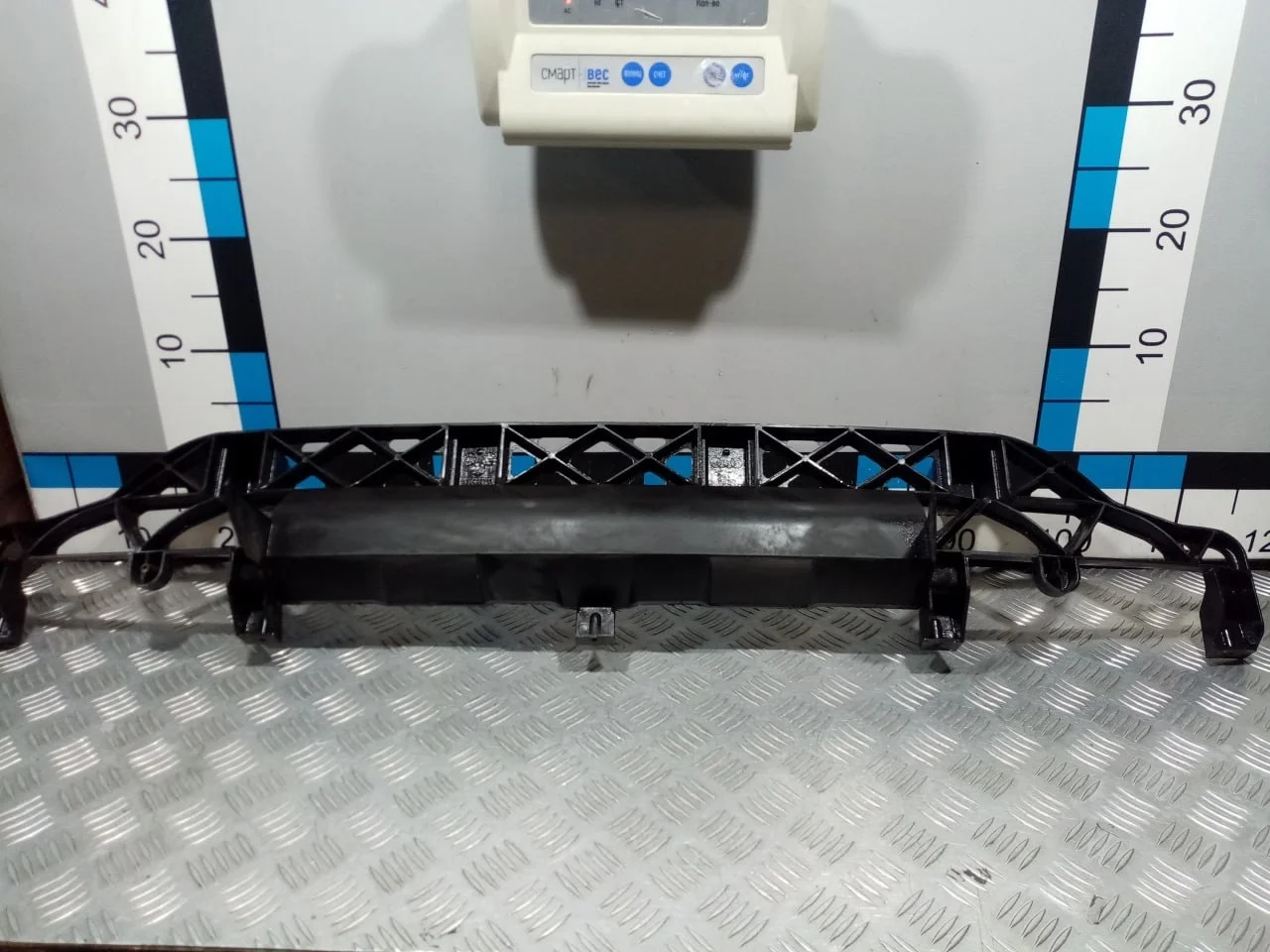 [Б/У] Направляющая заднего бампера [Код: 00670734 ]