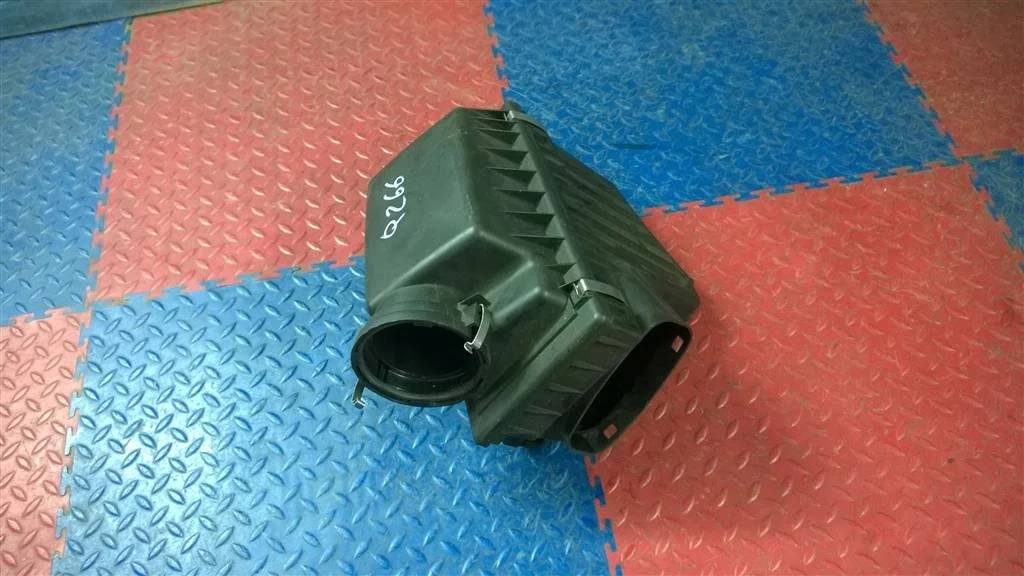 корпус воздушного фильтра BMW X5 E53  M54B30 231 лс 3.0i