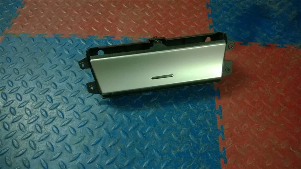 пепельница BMW X5 E53 51168402967  M54B30 231 лс 3.0i 2001 BLACK SAPPHIRE METALLIC (475)