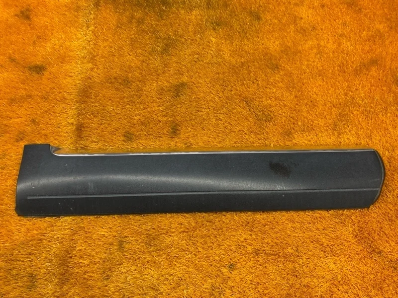 Молдинг на дверь Volkswagen Touareg 2007 7L6839788 7L BHK, задний правый