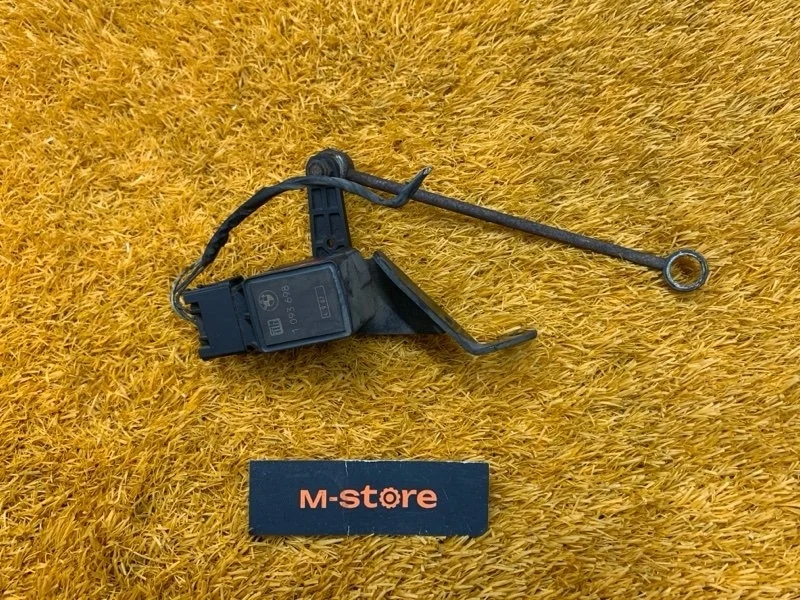 Датчик высоты дорожного просвета Land Rover Range Rover 2002 RQH105130 L322 M62B44, передний правый