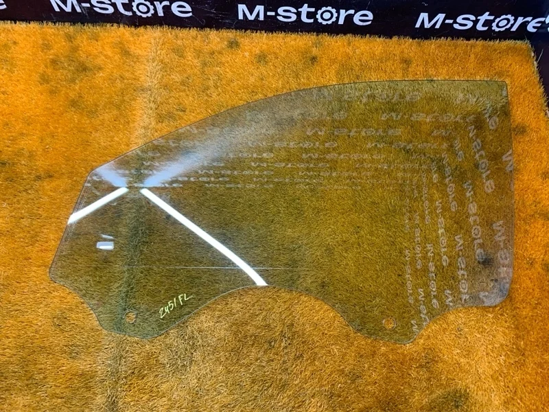 Стекло боковое Porsche Cayenne 2007 95554251110 957 M4851, переднее левое