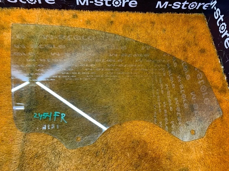 Стекло боковое Porsche Cayenne 2007 95554251210 957 M4851, переднее правое