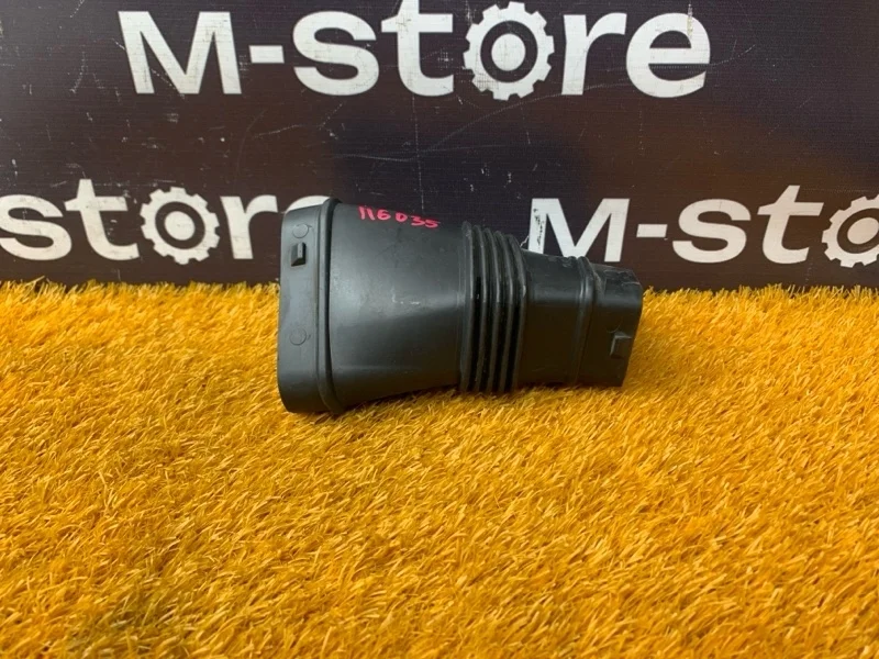 Патрубок воздушного фильтра Volvo Xc60 2011 30792195 DZ44 B4204T6