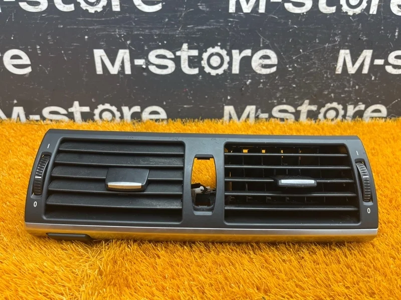 Дефлектор воздушный Bmw X5 2008 7161801 E70 N52B30A, передний