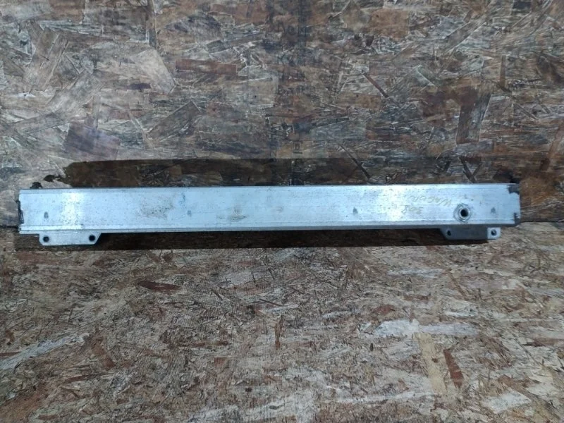 Усилитель бампера Peugeot 308 2010 4E