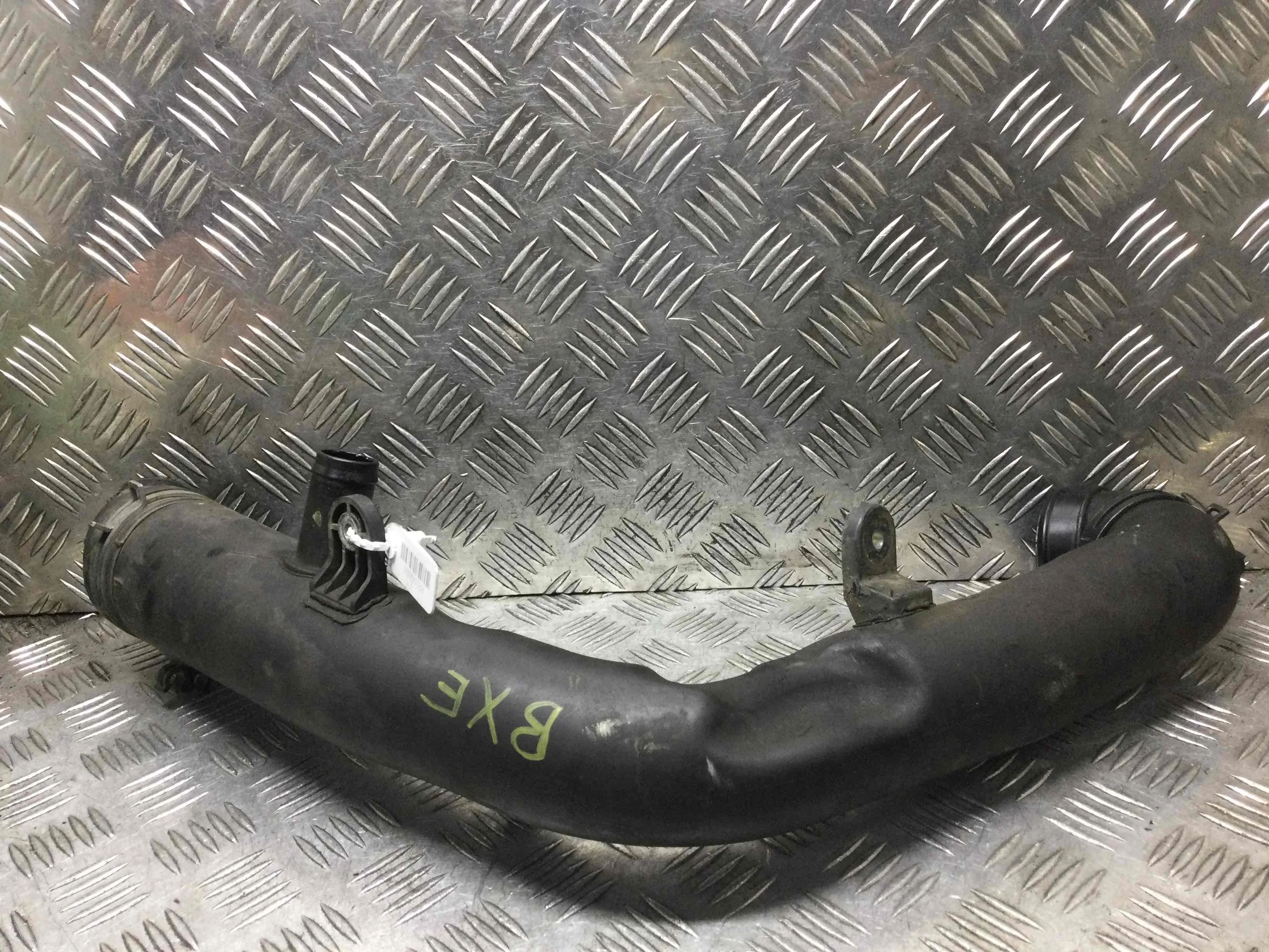 Патрубок турбины Volkswagen Passat B6 (2005-2010) дизель 1.9 TDI Механика Универсал