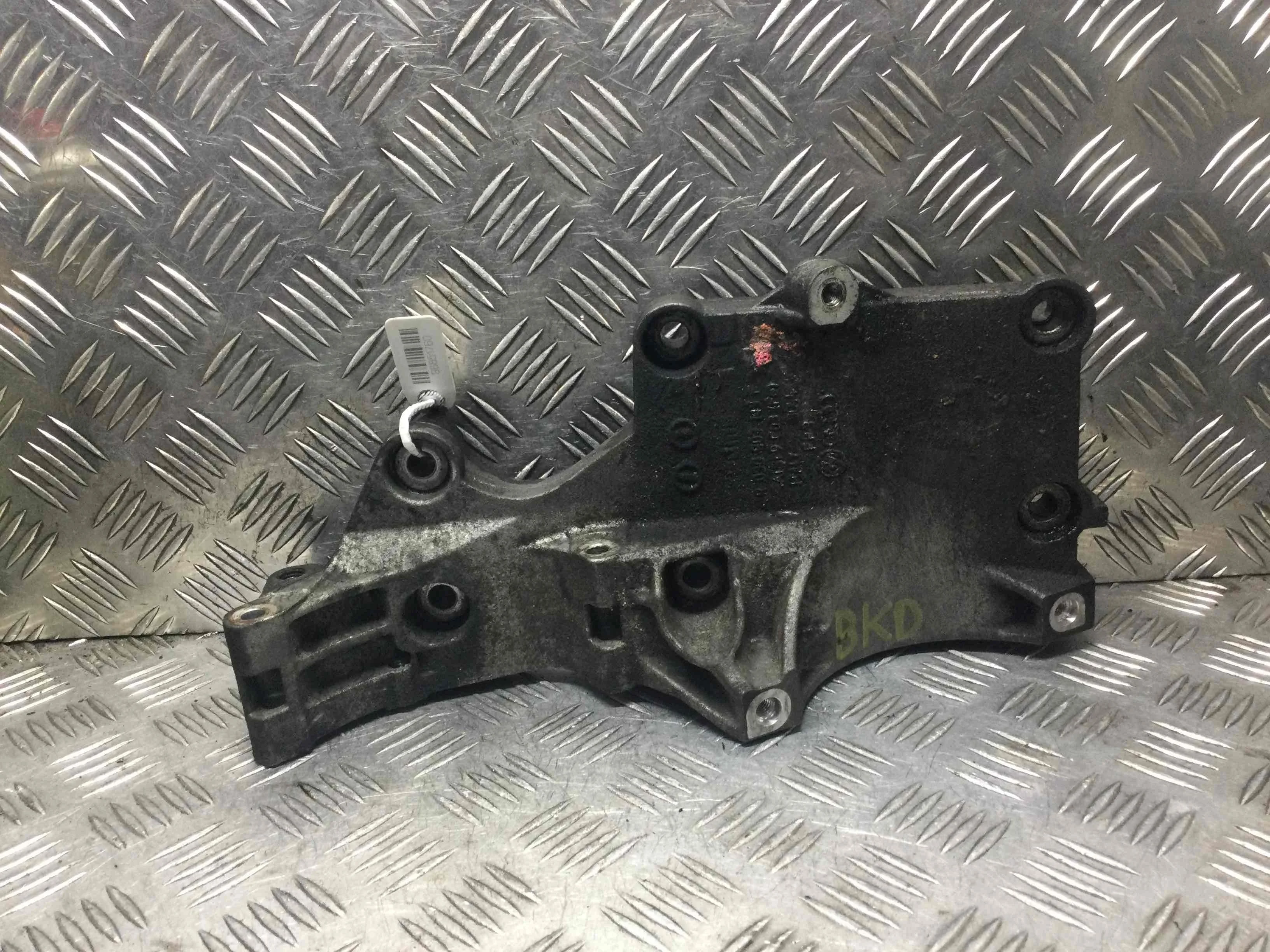 Кронштейн Volkswagen Golf 5 поколение (2004-2009) дизель 2.0 TDI Механика Х/б