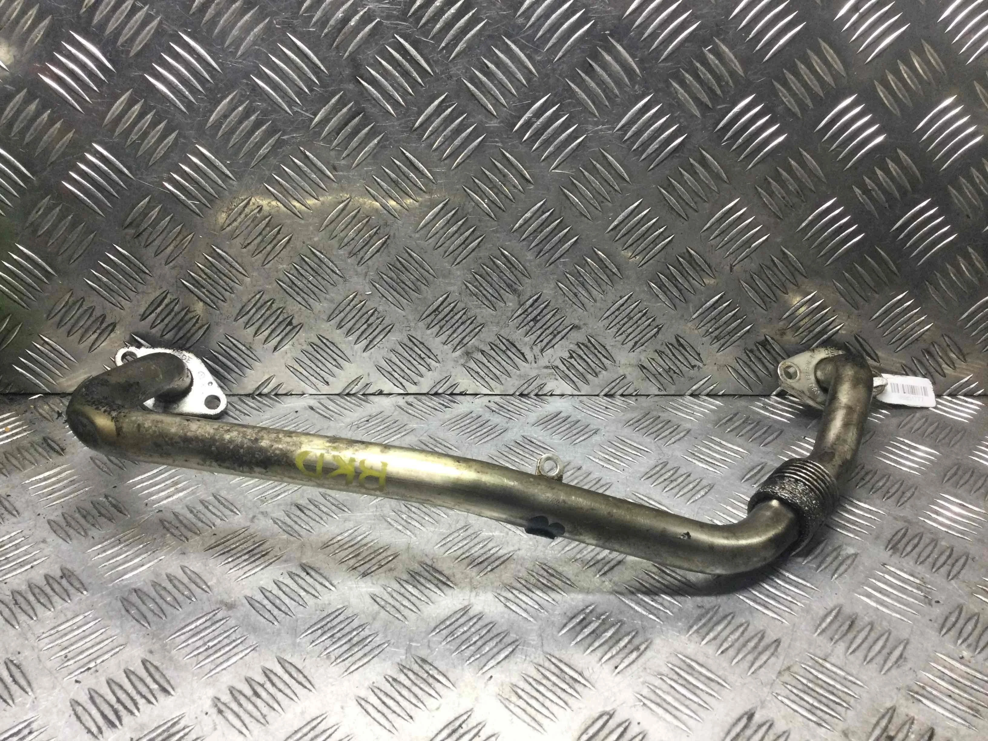 Трубка системы рециркуляции EGR Volkswagen Golf 5 поколение (2004-2009) дизель 2.0 TDI Механика Х/б