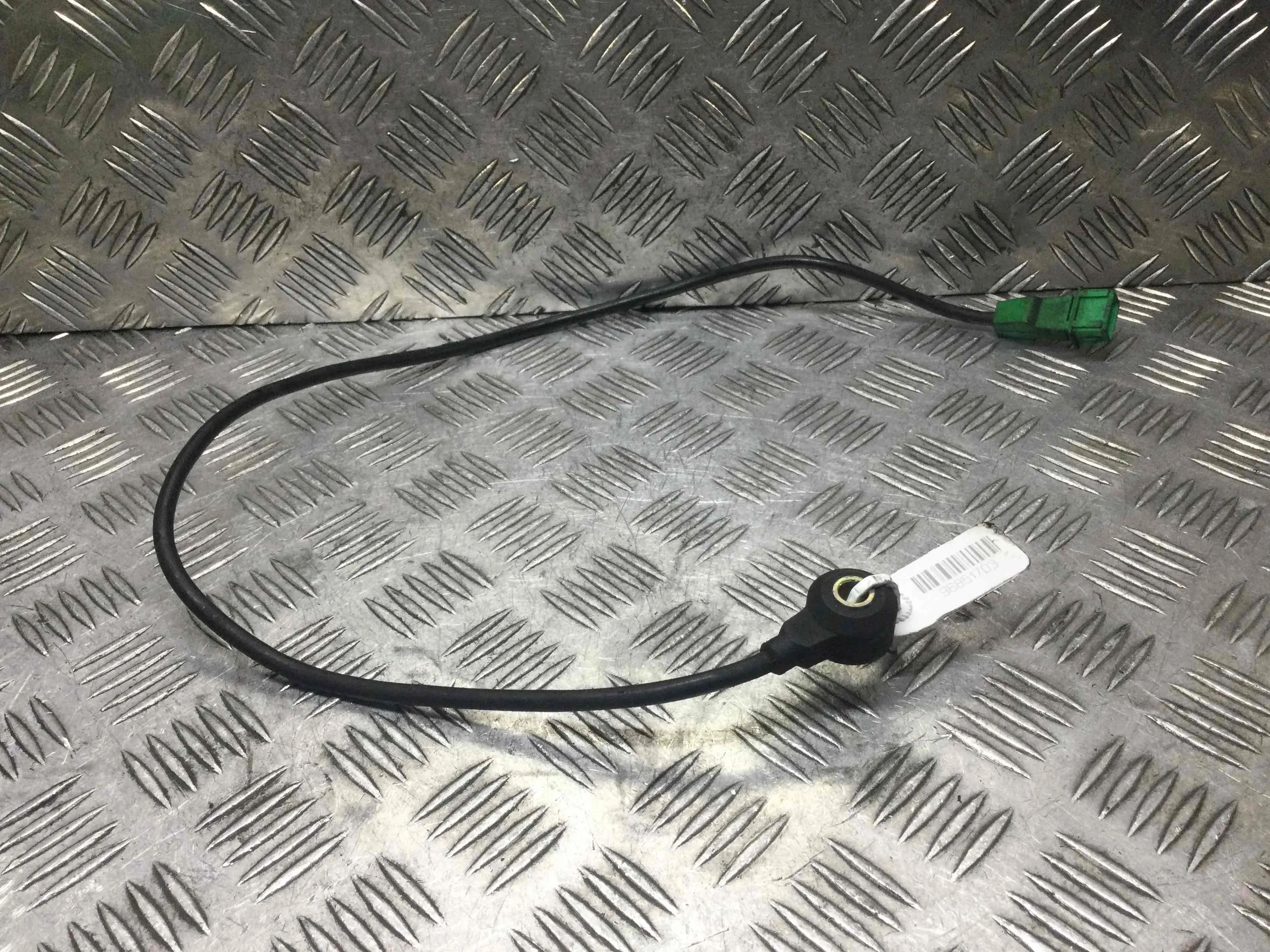 Датчик детонации Volkswagen Passat B5 (1996-2000) бензин 1.6 i Механика Универсал