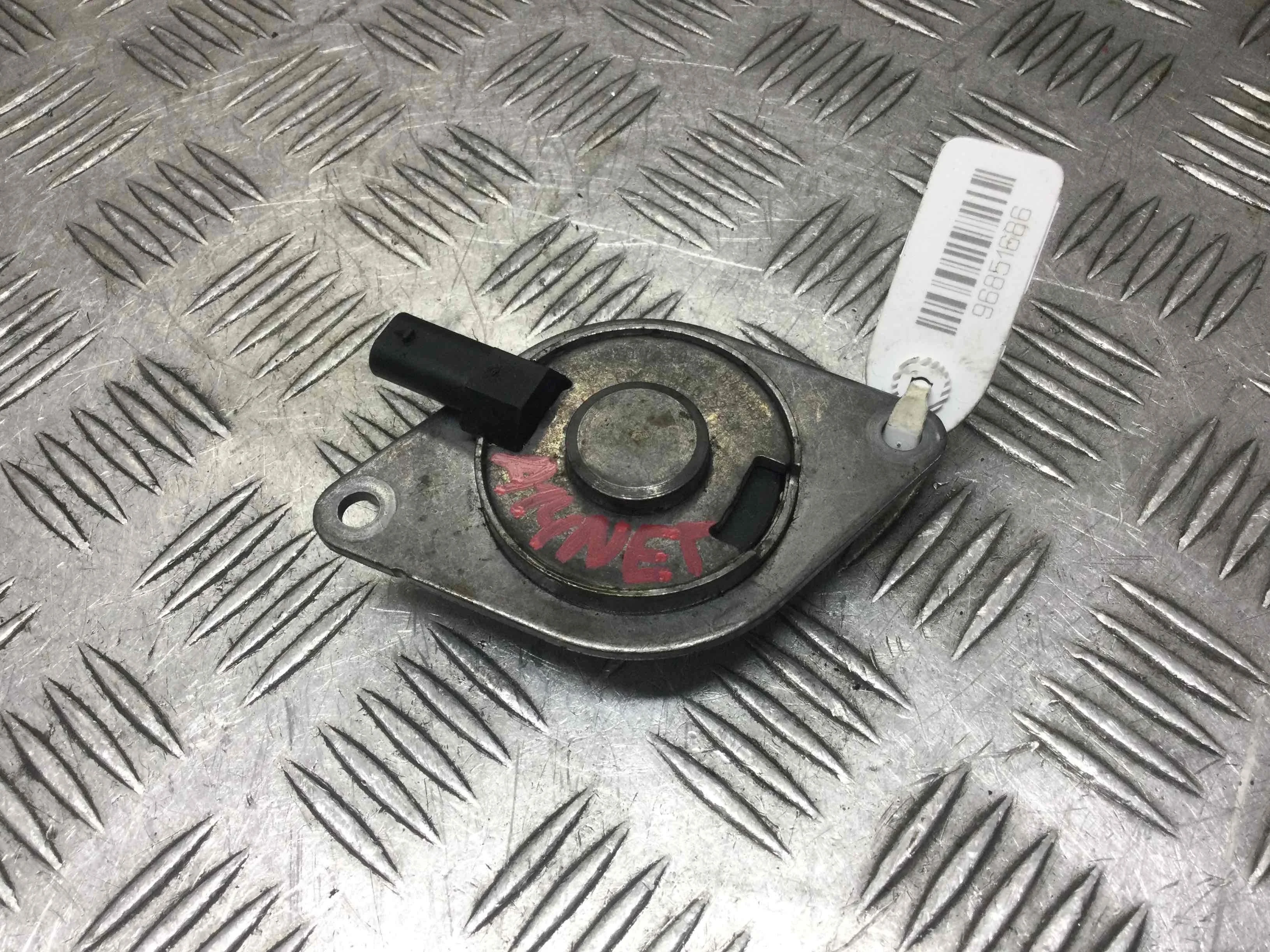 Клапан фазорегулятора Opel Astra Astra J 2009-2015 бензин 1.4 T Механика Седан