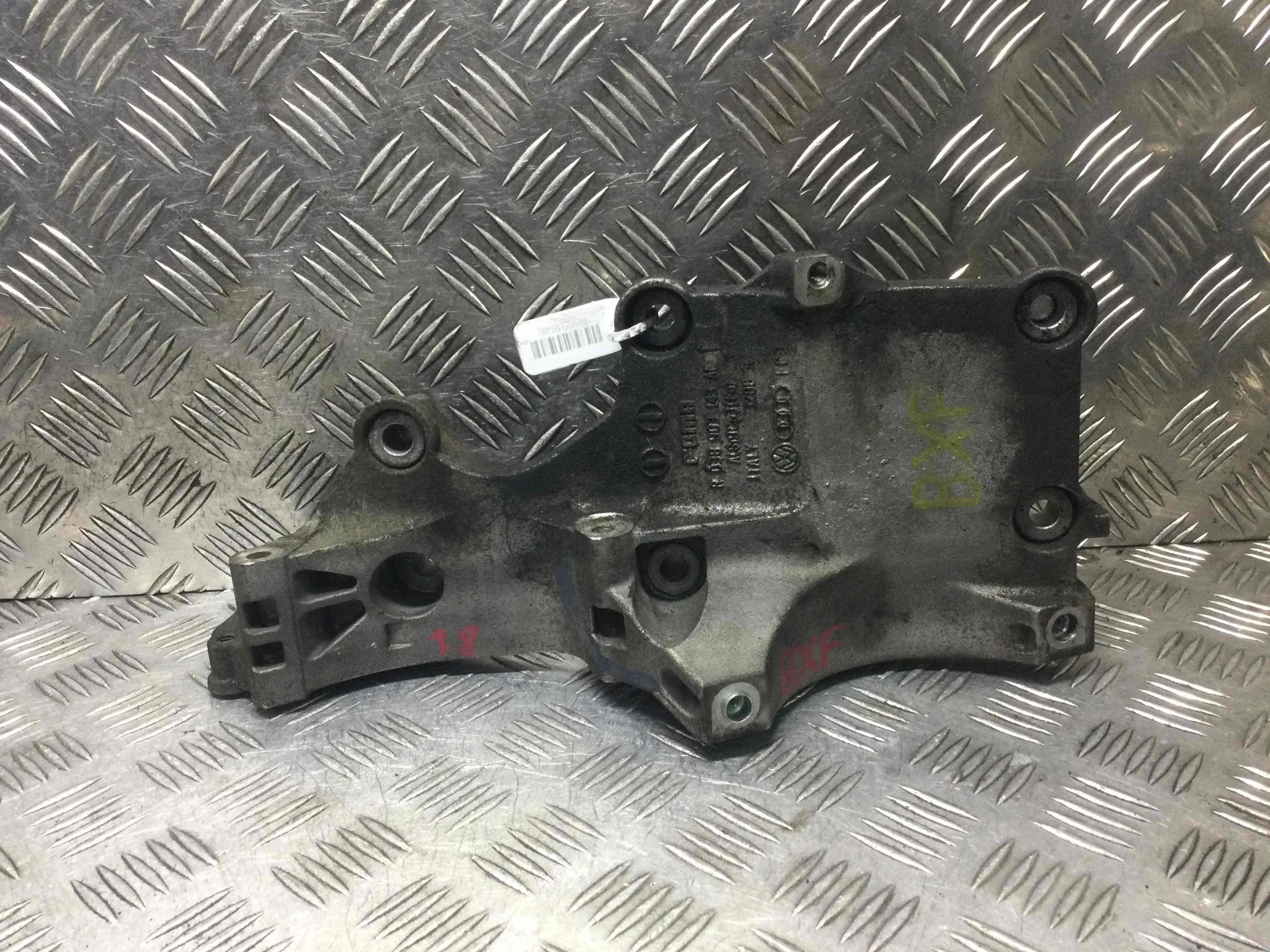 Кронштейн Volkswagen Golf 5 поколение (2004-2009) дизель 1.9 TDI Механика Х/б