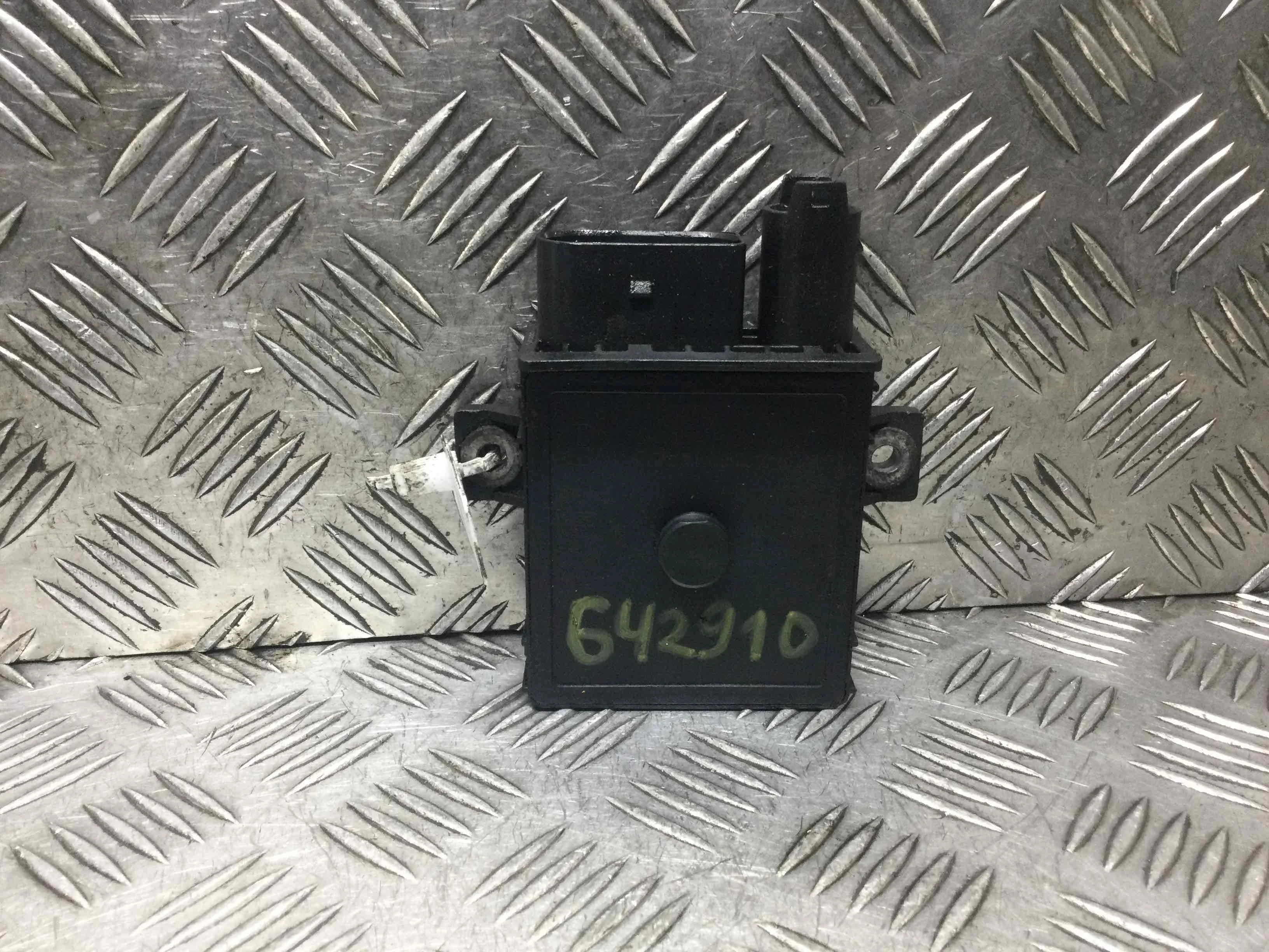 Реле накала свечей Mercedes C-klasse W203/S203/CL203 [рестайлинг] (2004-2007) дизель 3.0 CDI Автомат Седан