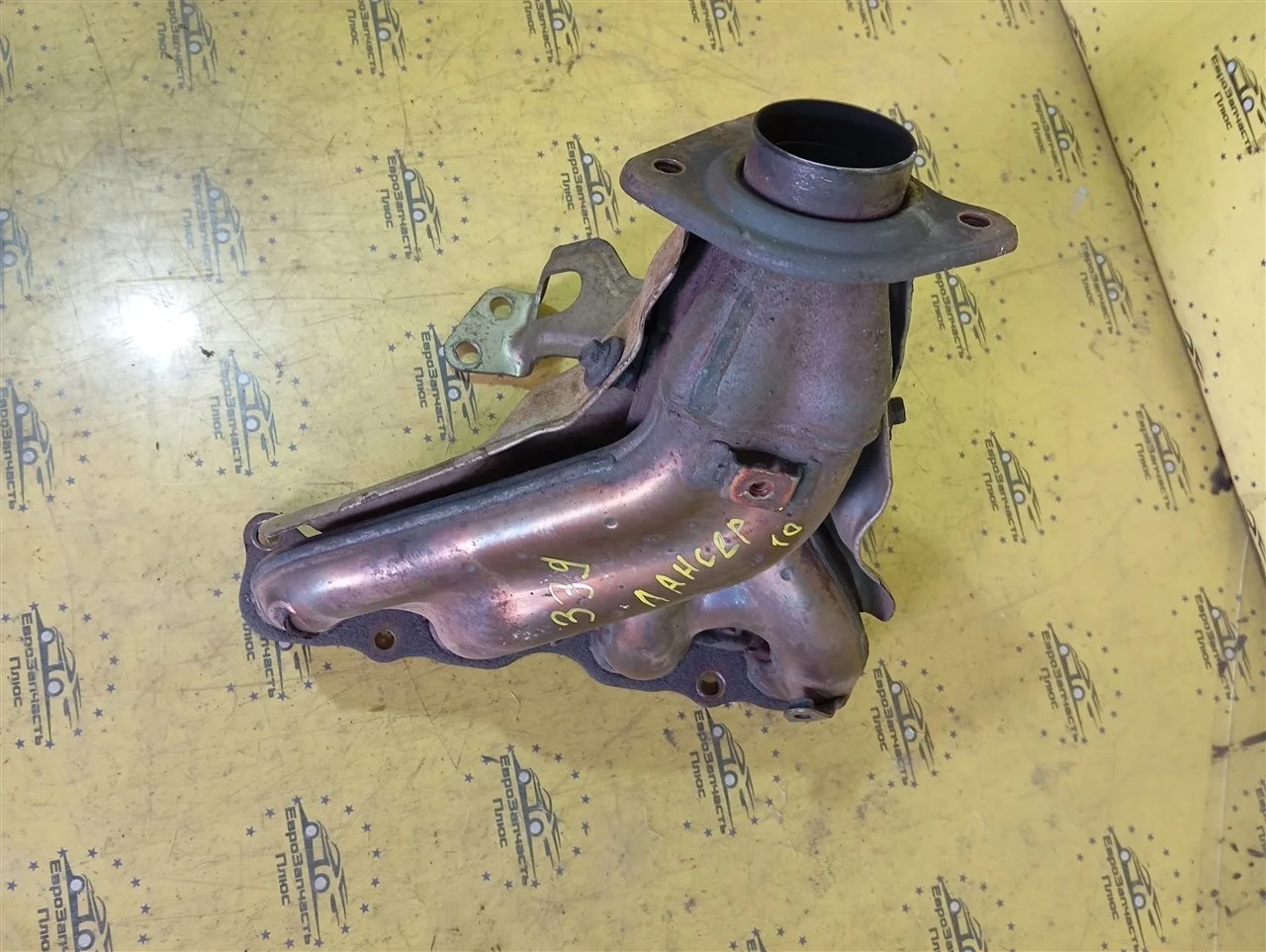 Впускной коллектор Mitsubishi Lancer 1555A400 10