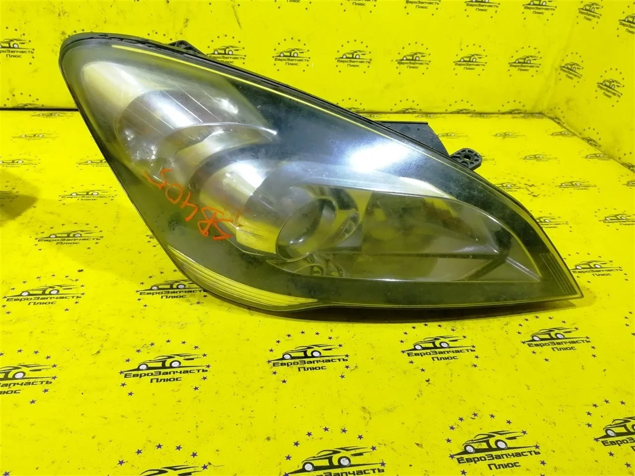 Фара Kia Ceed 1 921021H070 ED, передняя правая