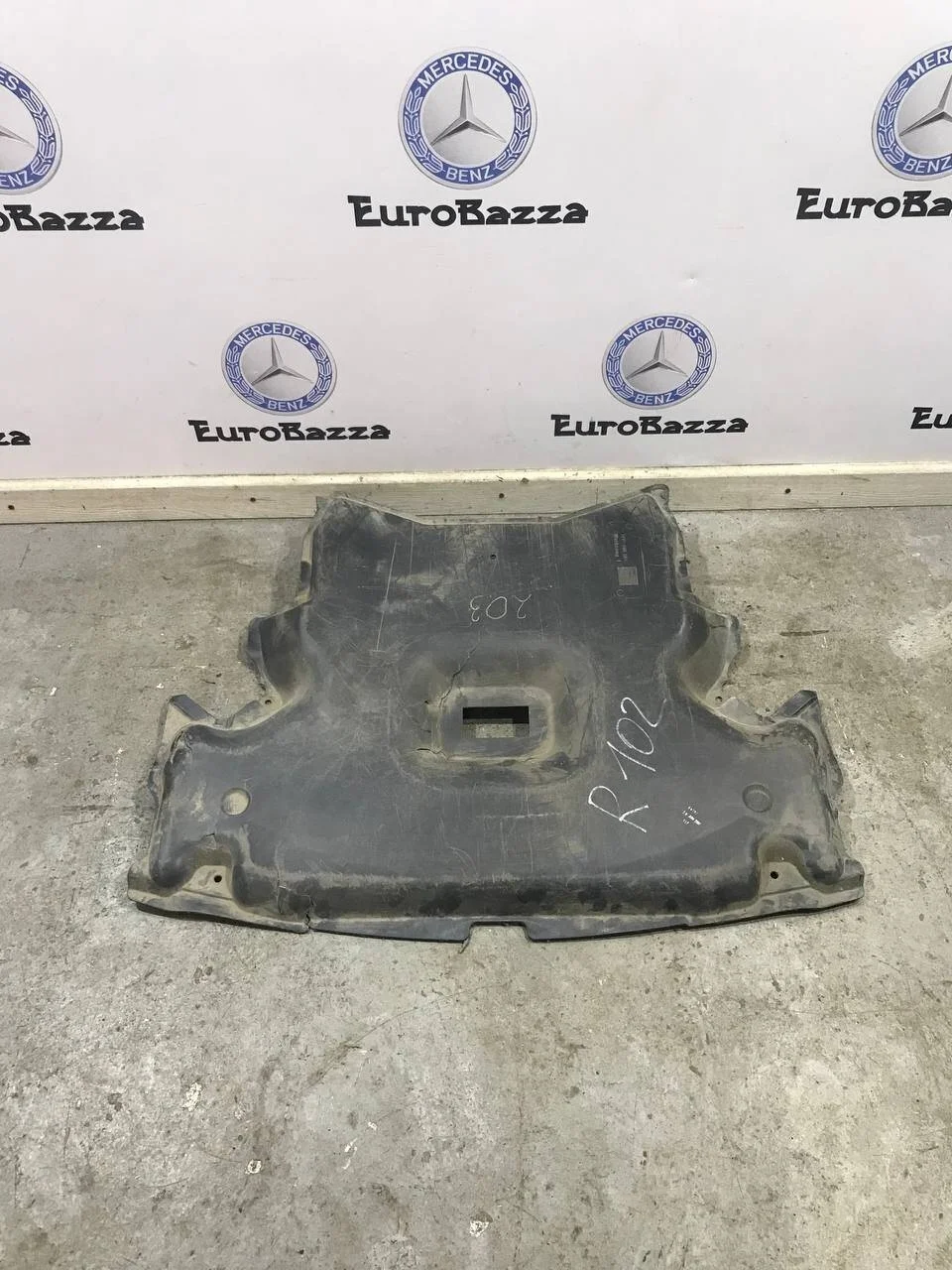 Защита моторного отсека Mercedes W203