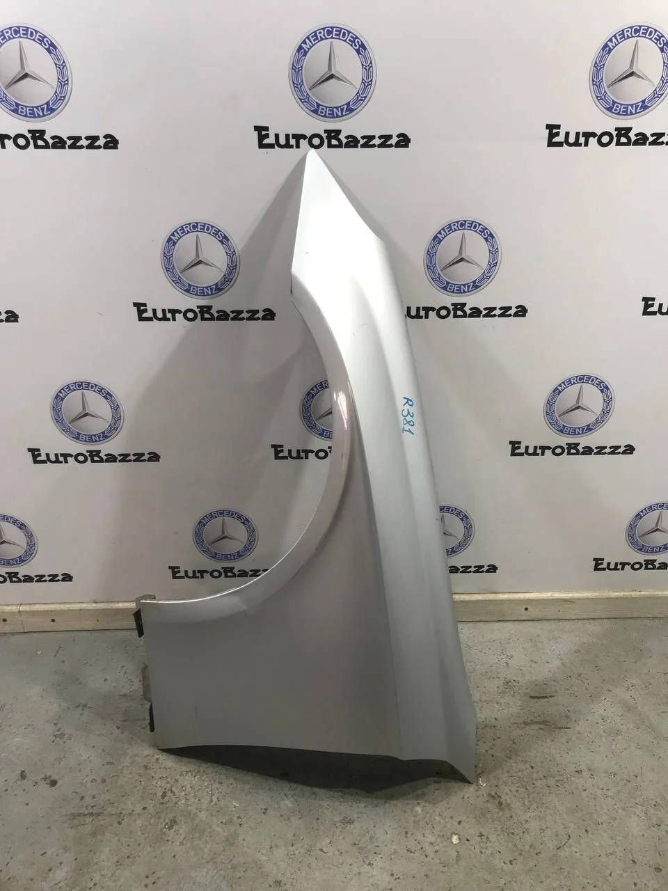 Крыло переднее левое Mercedes W219