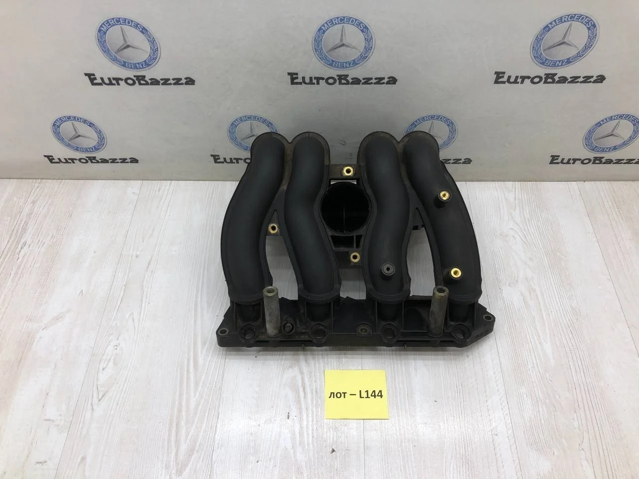 Впускной коллектор Mercedes W208