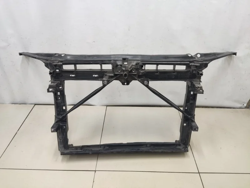 Панель передняя (Телевизор) передний Skoda Octavia